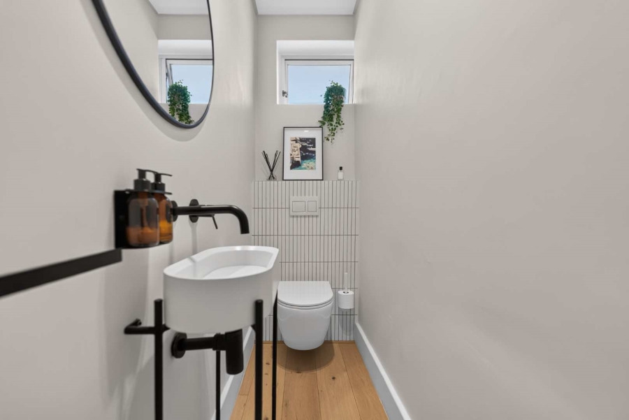 1 Bedroom Property for Sale in Sea Point Western Cape